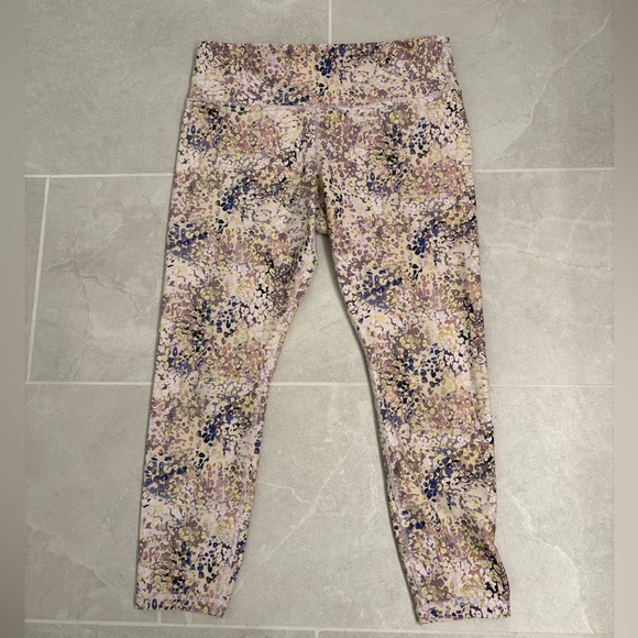 Athleta Elation Train Logo 7/8 Tight Size Large - Picture 9 of 13